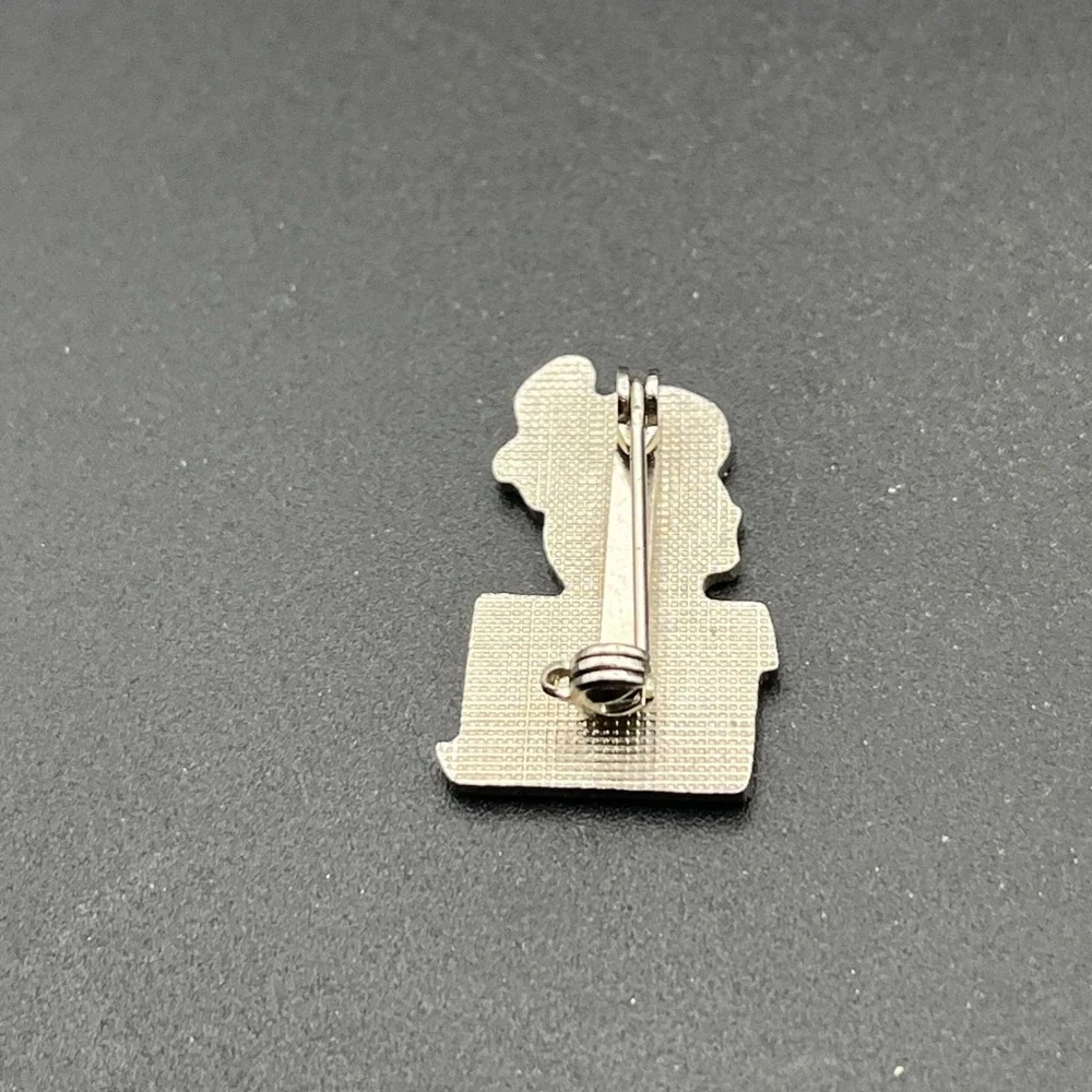 Gray Rocks Mount Tremblant‎ Beaver Canada Lapel Hat Pin